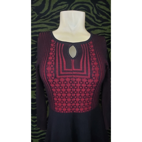 Red & black l/s sweater skater dress size small - Picture 2 of 5